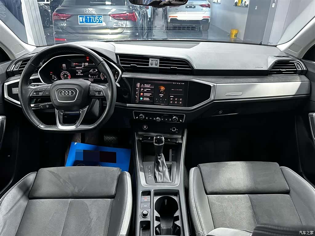 Audi Q3, 2022 11