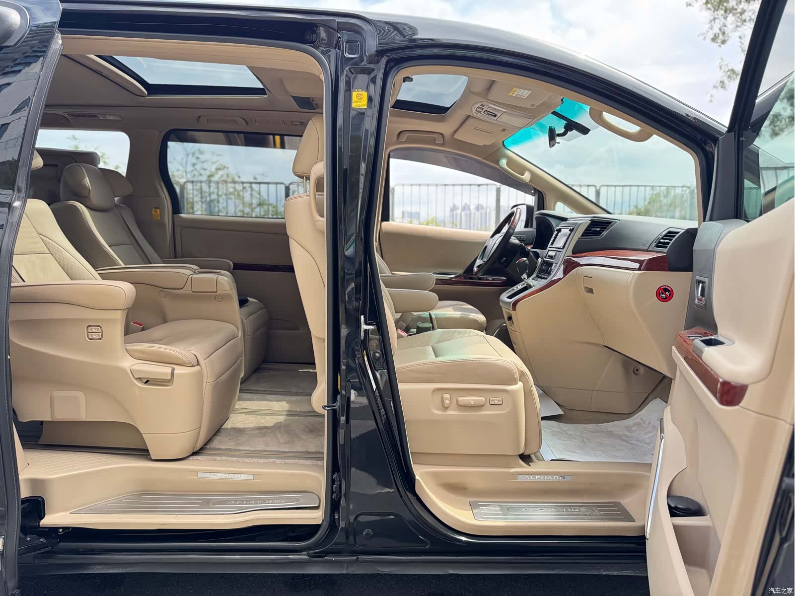 Toyota Alphard, 2011 18