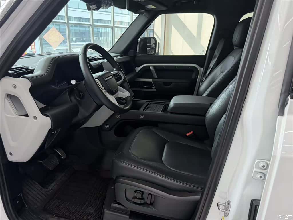 Land Rover Defender, 2023 2
