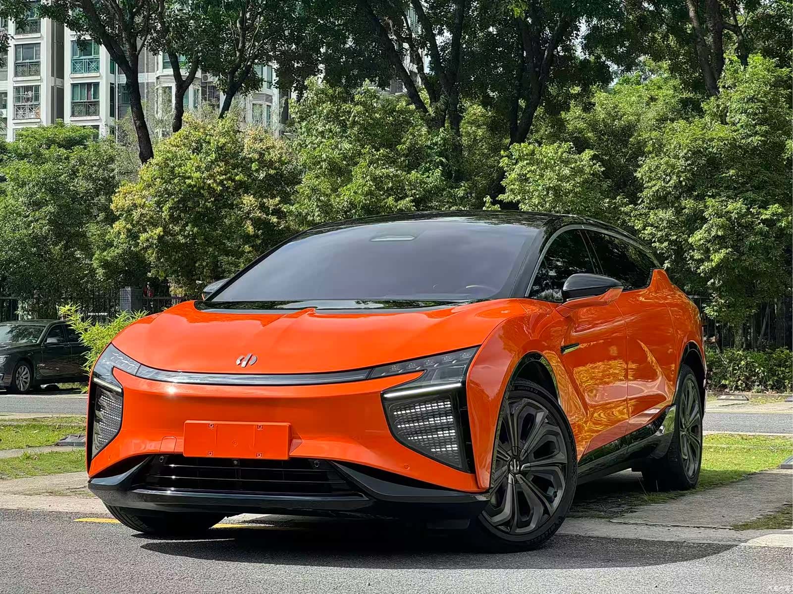HiPhi X, 2021 1
