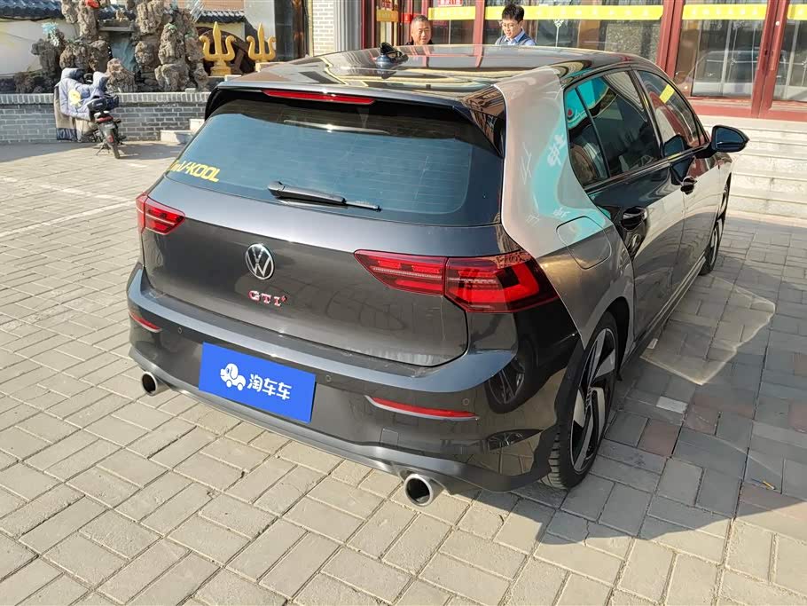 Volkswagen Golf GTI