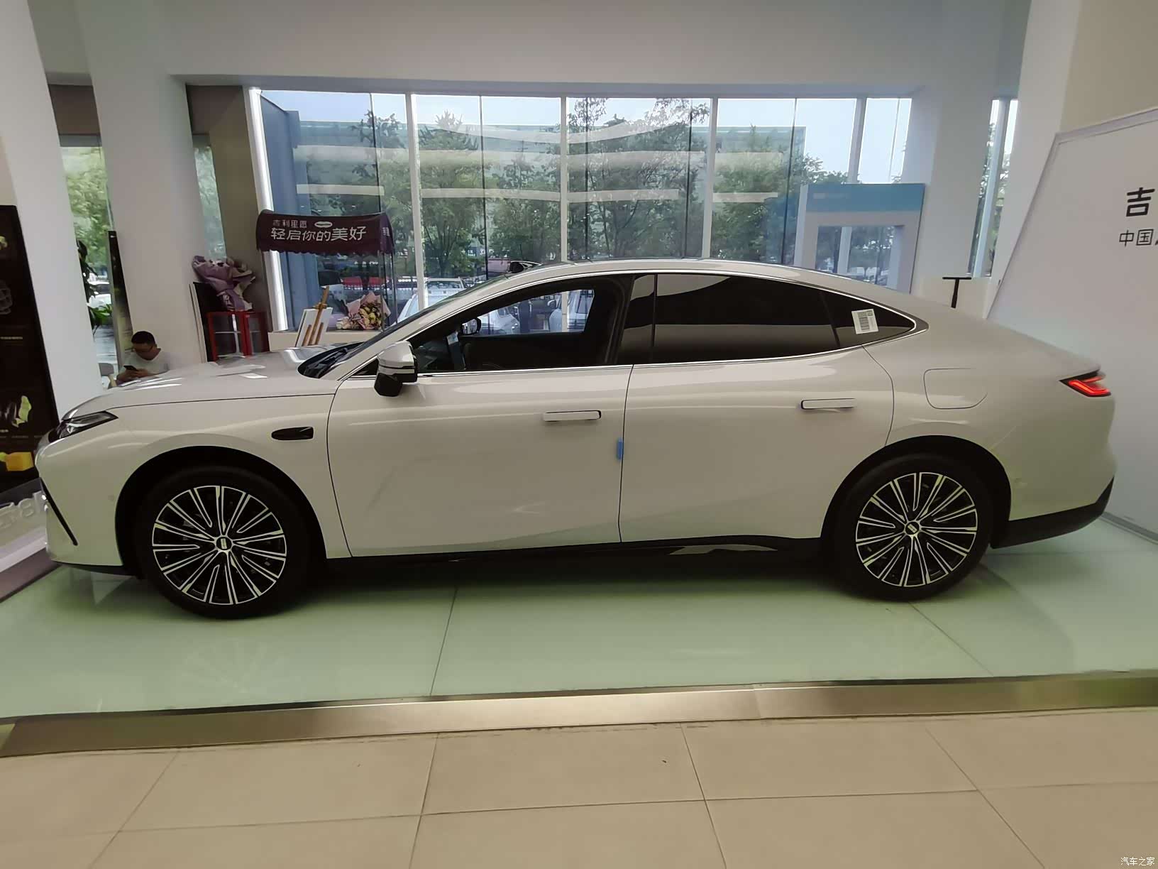 Geely 8, 2026 30
