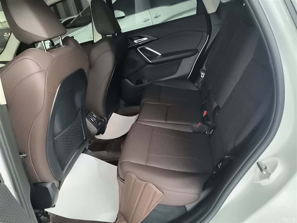 BMW iX1, 2024 17
