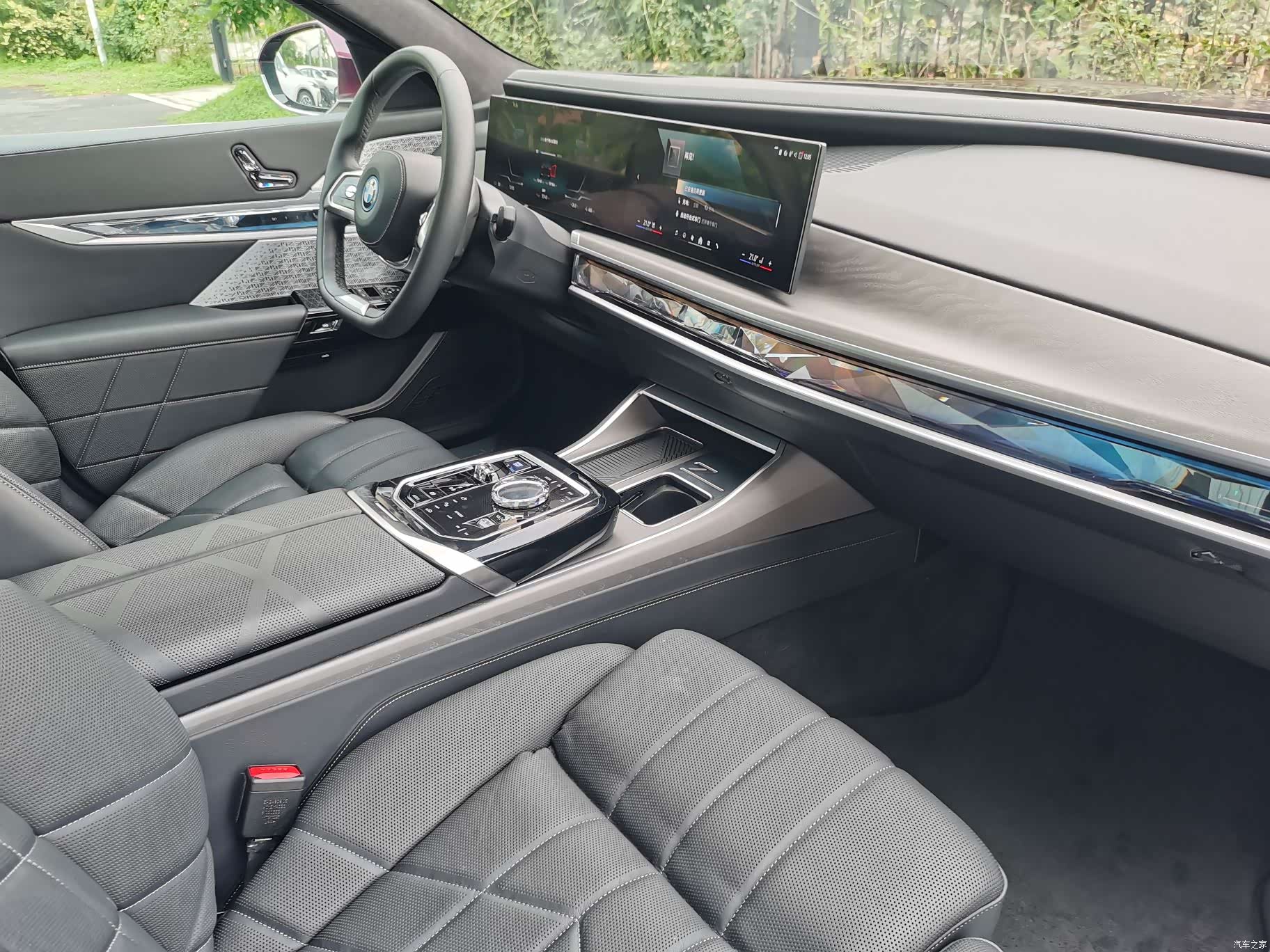 BMW i7, 2024 18