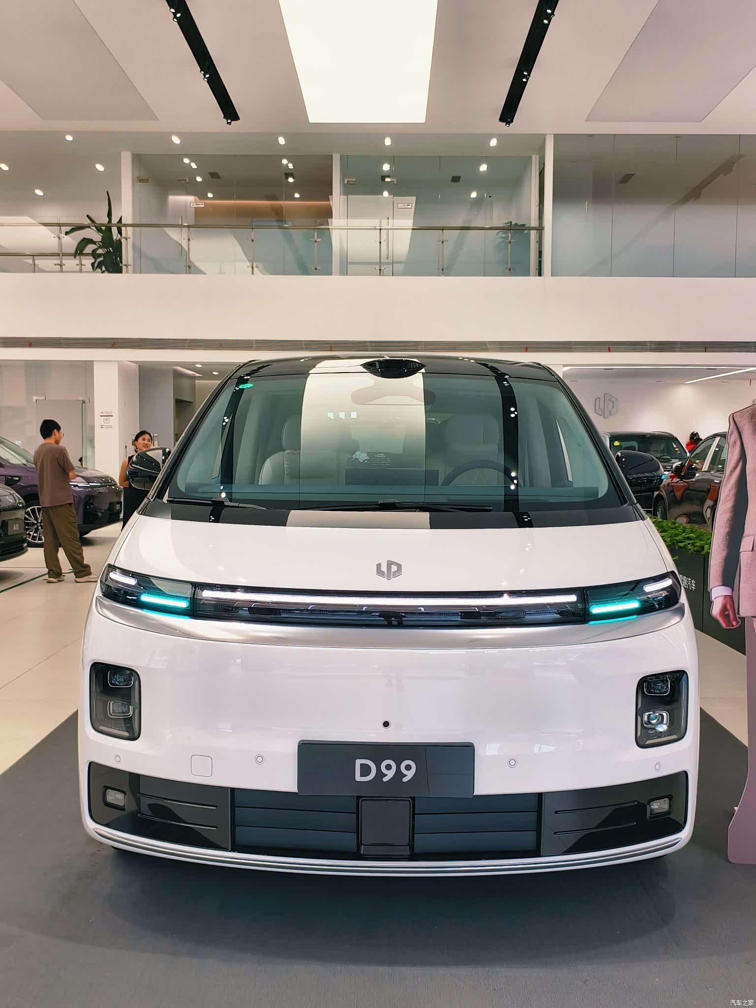 Leapmotor D99