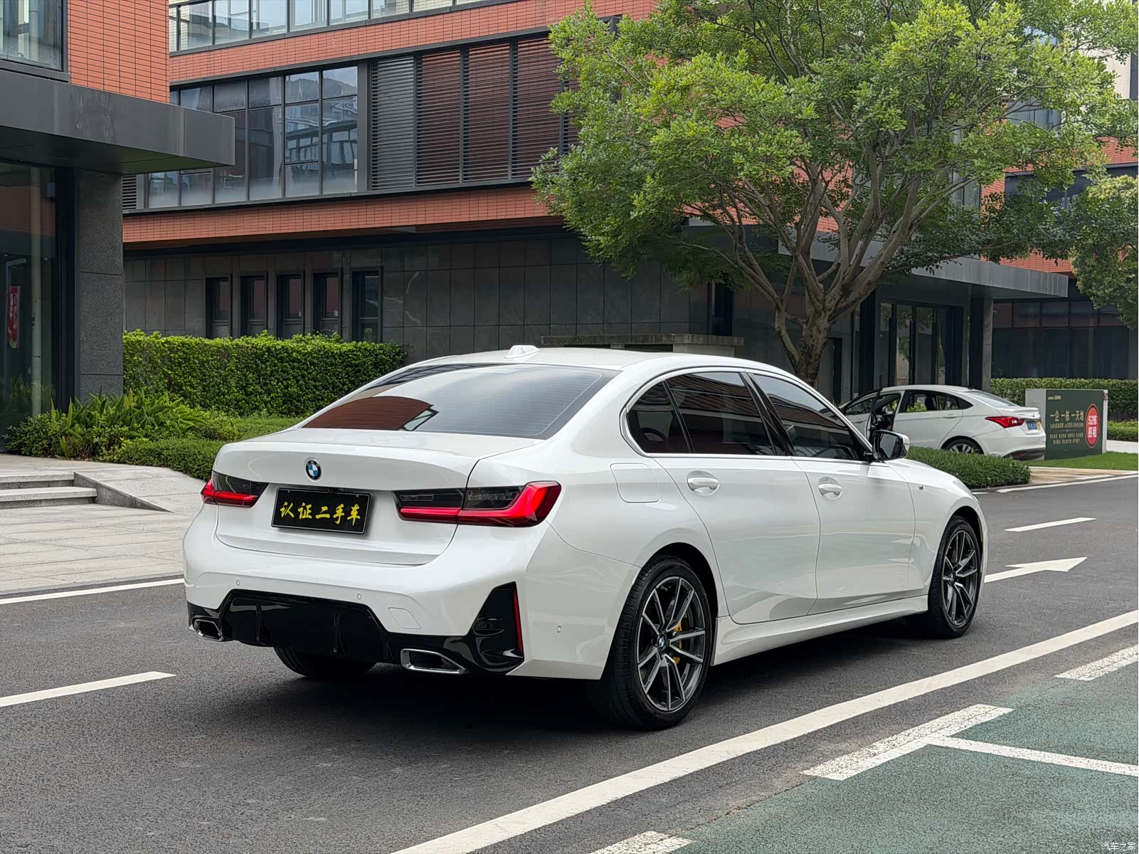 BMW 3 Series, 2025 7