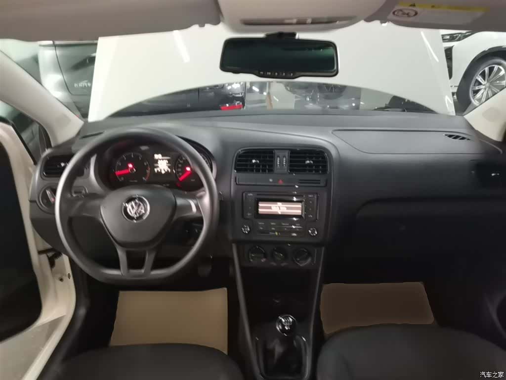Volkswagen Polo, 2015 10