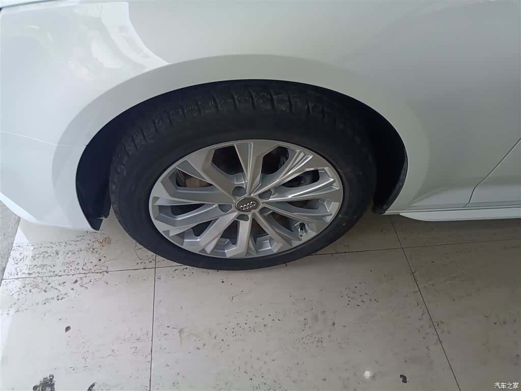 Audi A4L, 2019 23