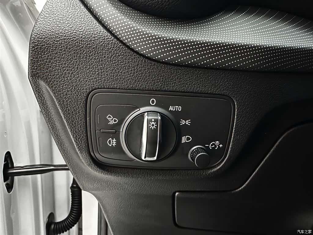 Audi Q2L, 2022 18