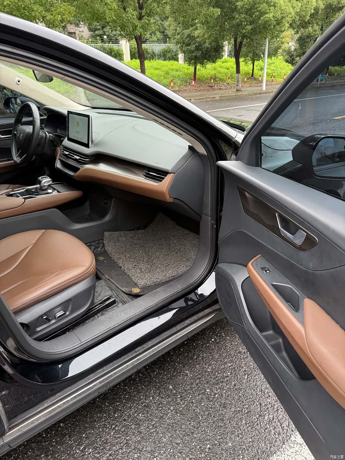 Hongqi QM5, 2022 12