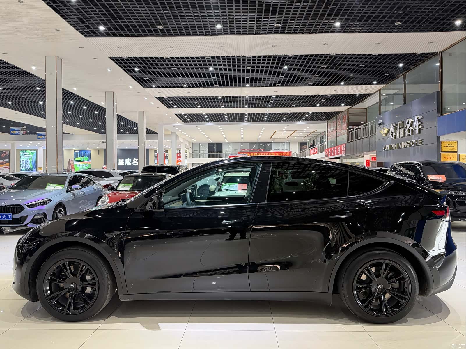 Tesla Model Y, 2023 9