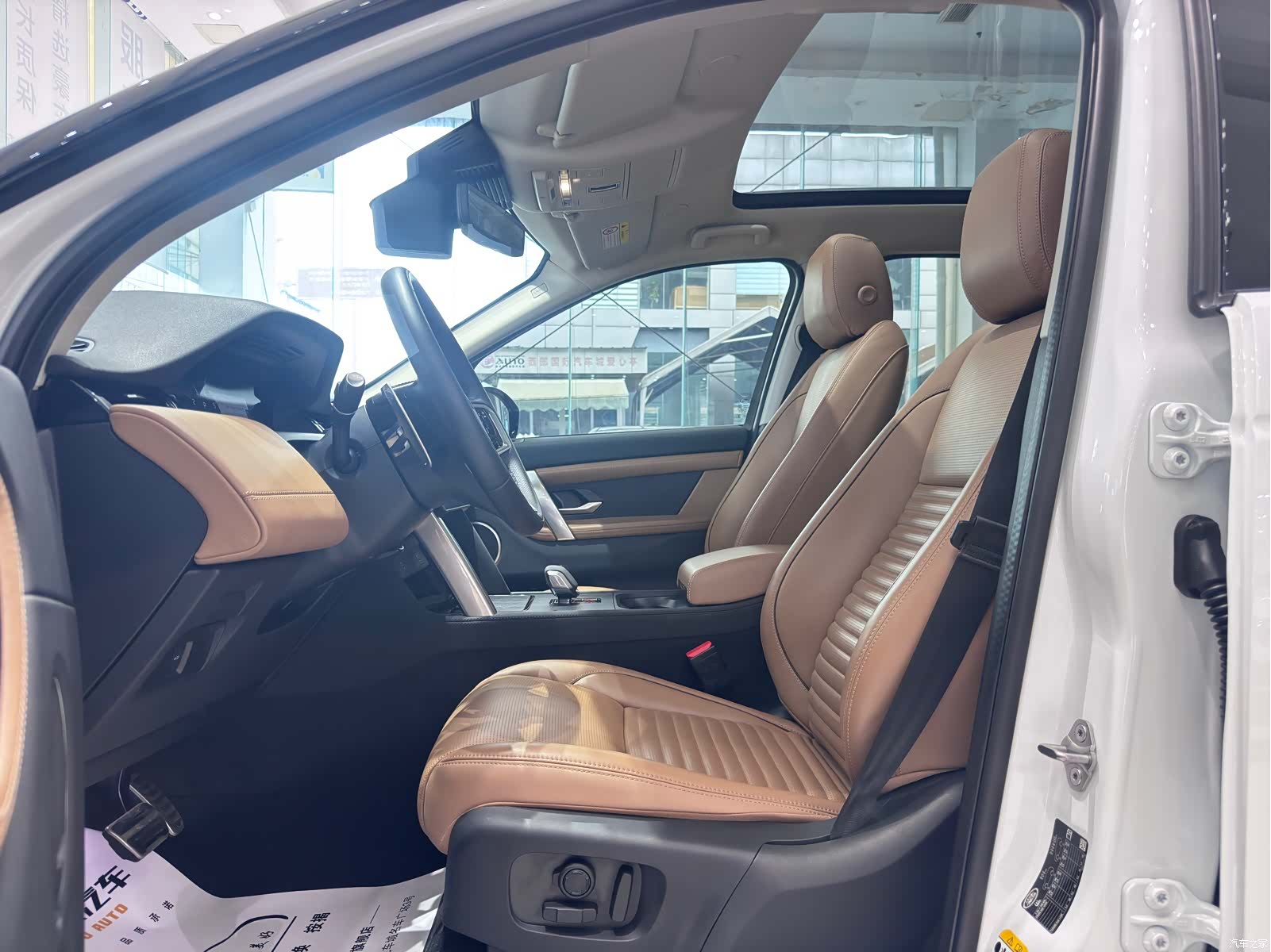 Land Rover Discovery, 2024 все фото