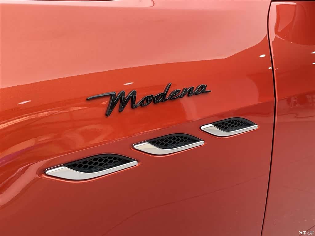 Maserati Ghibli, 2026 8
