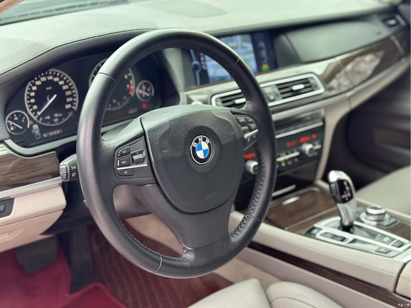 BMW 7 Series, 2010 10