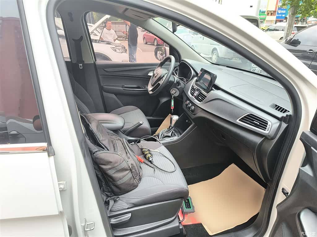 Wuling 730, 2019 25