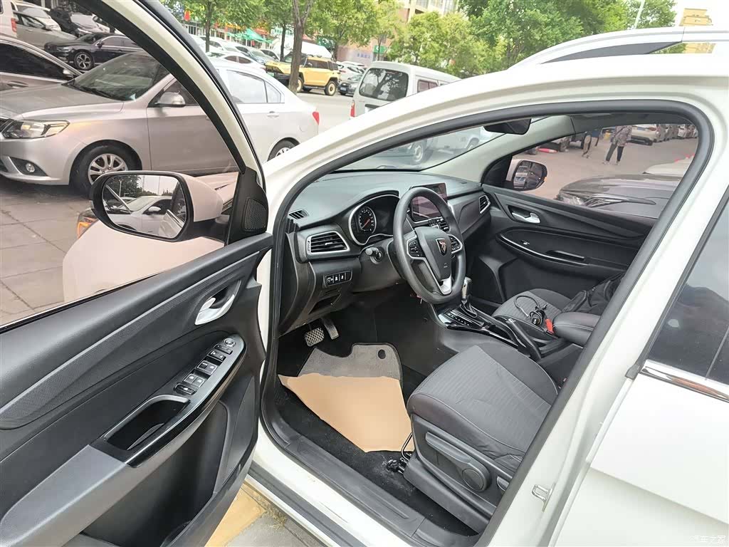 Wuling 730, 2019 16