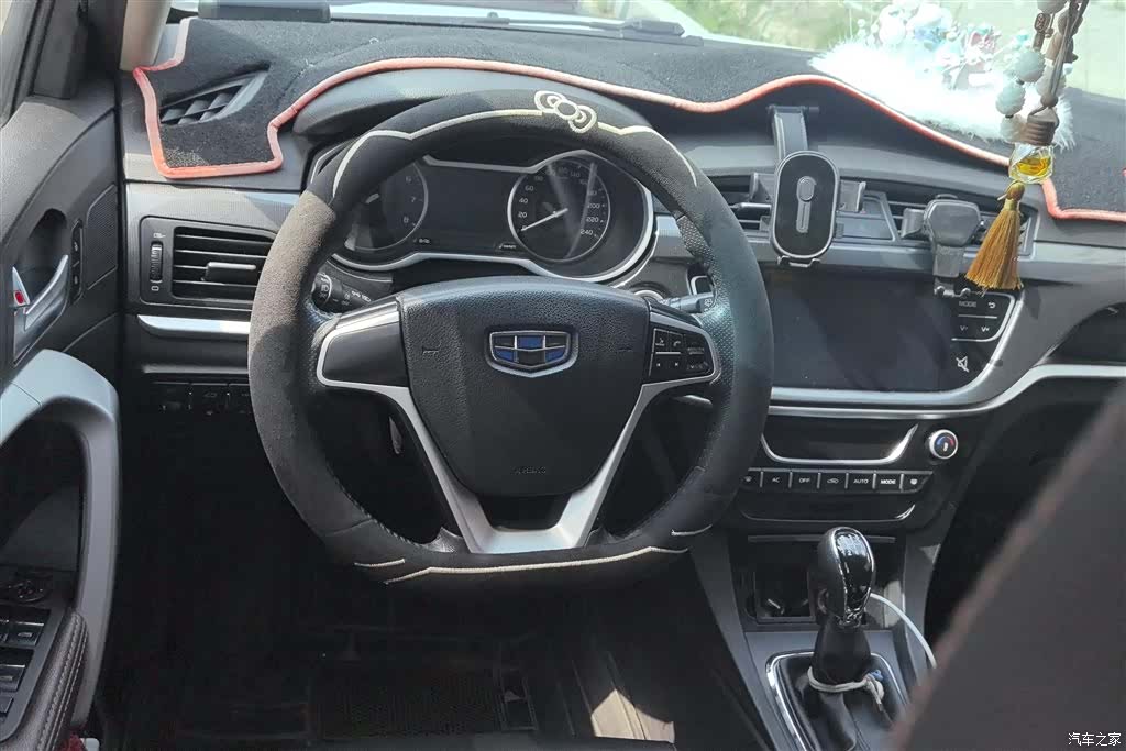 Geely Emgrand, 2017 15