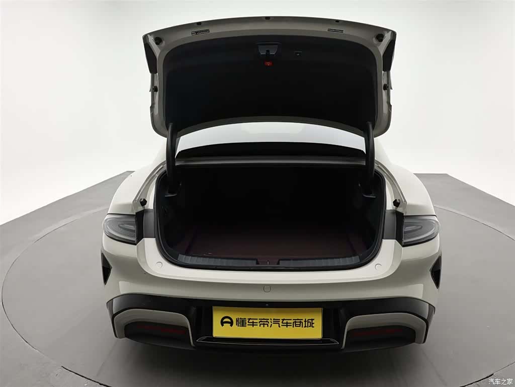 Xiaomi SU7, 2025 8