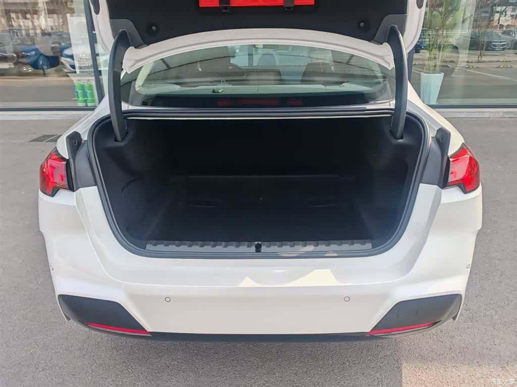 BMW 2 Series, 2025 11