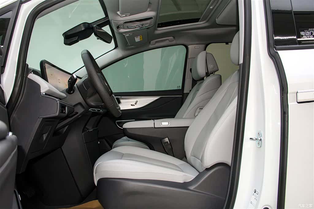 Buick GL8, 2025 25