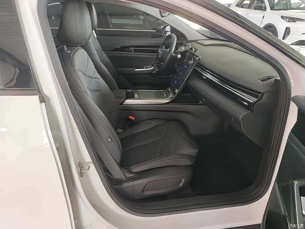 Geely Galaxy L6, 2024 25