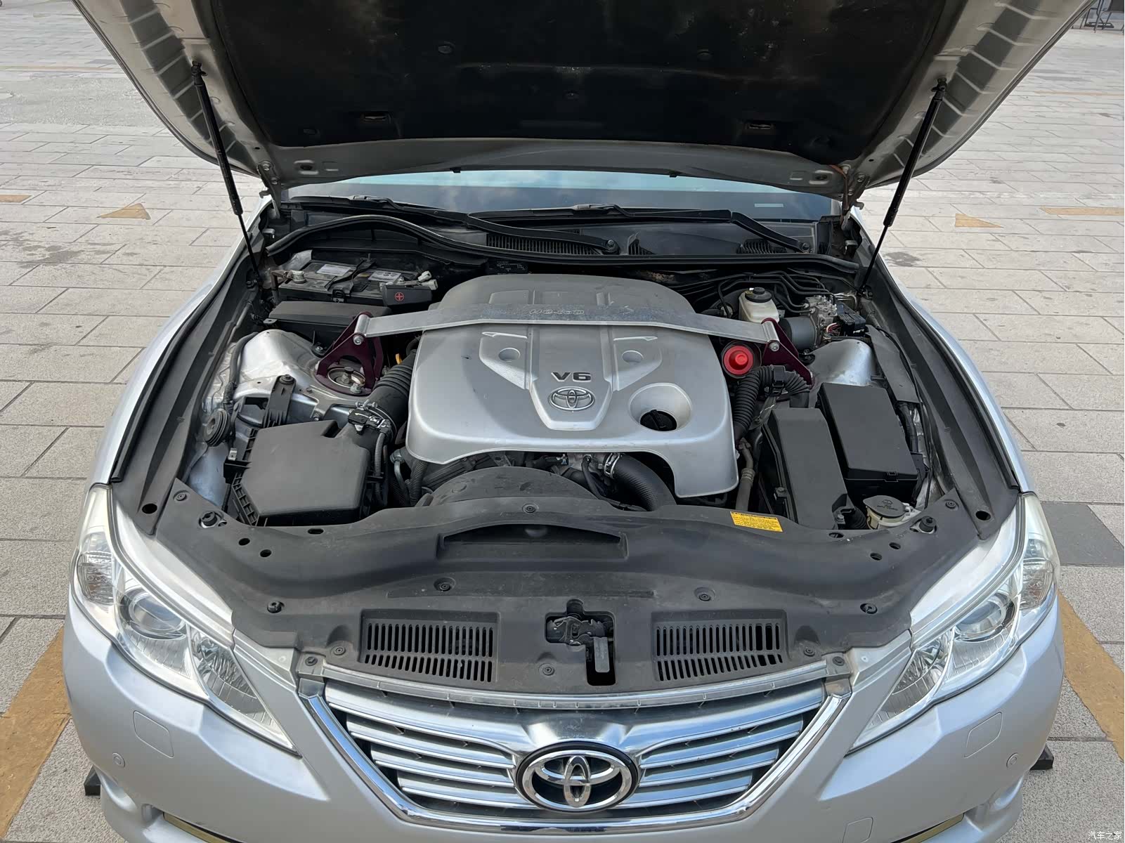 Toyota 2.5V, 2011 19