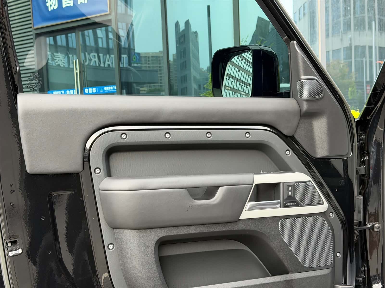 Land Rover Defender, 2022 7