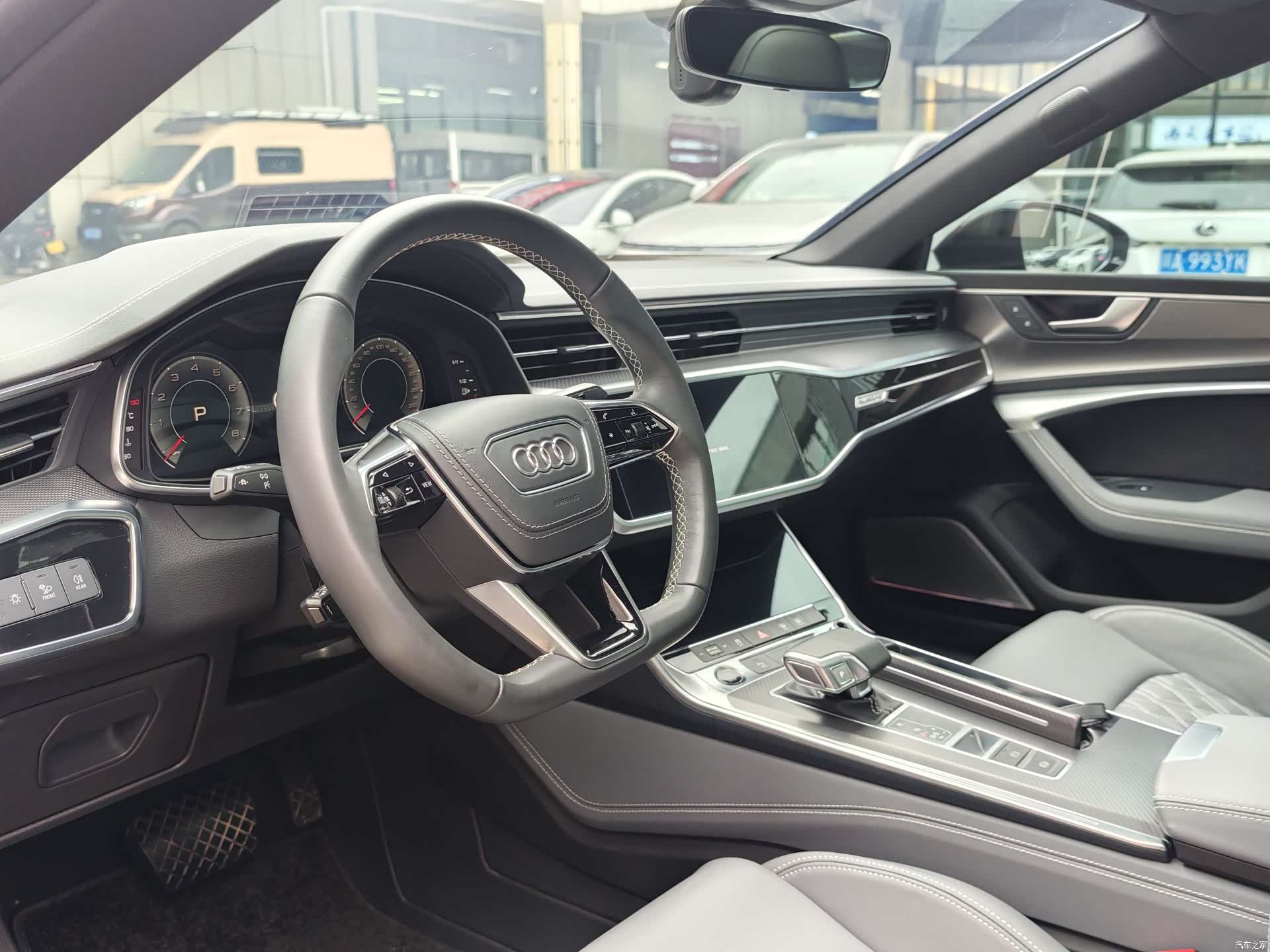 Audi A7L, 2024 4