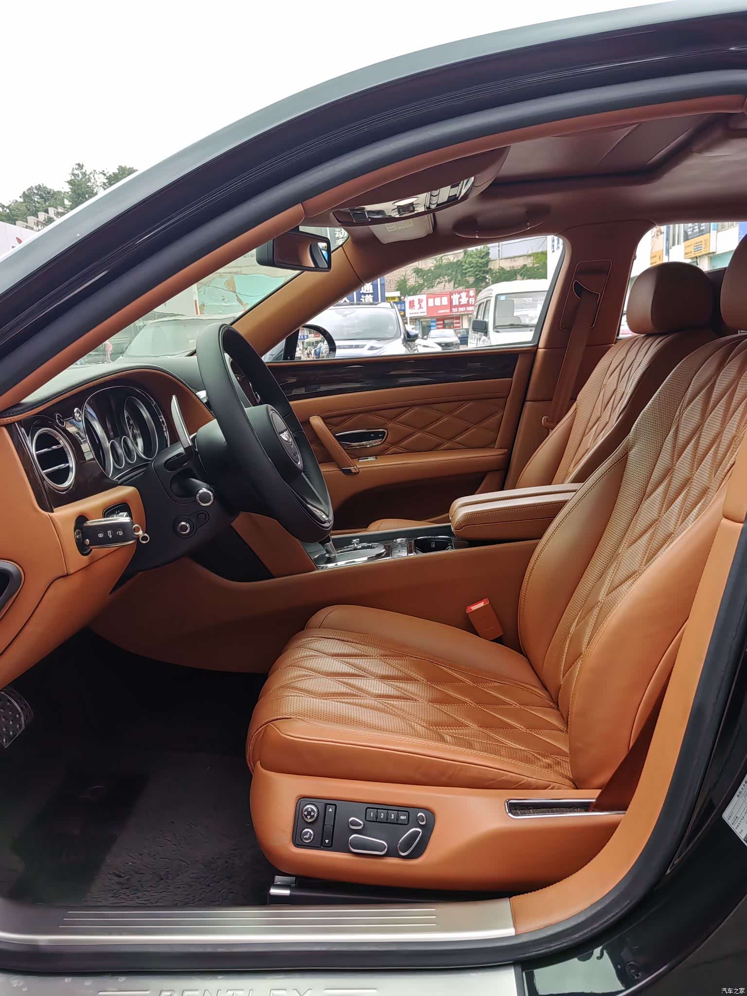 Bentley Flying Spur, 2016 10