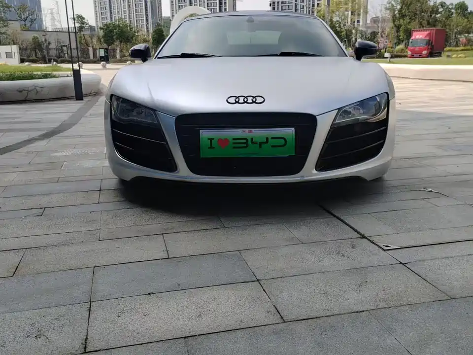 Audi R8