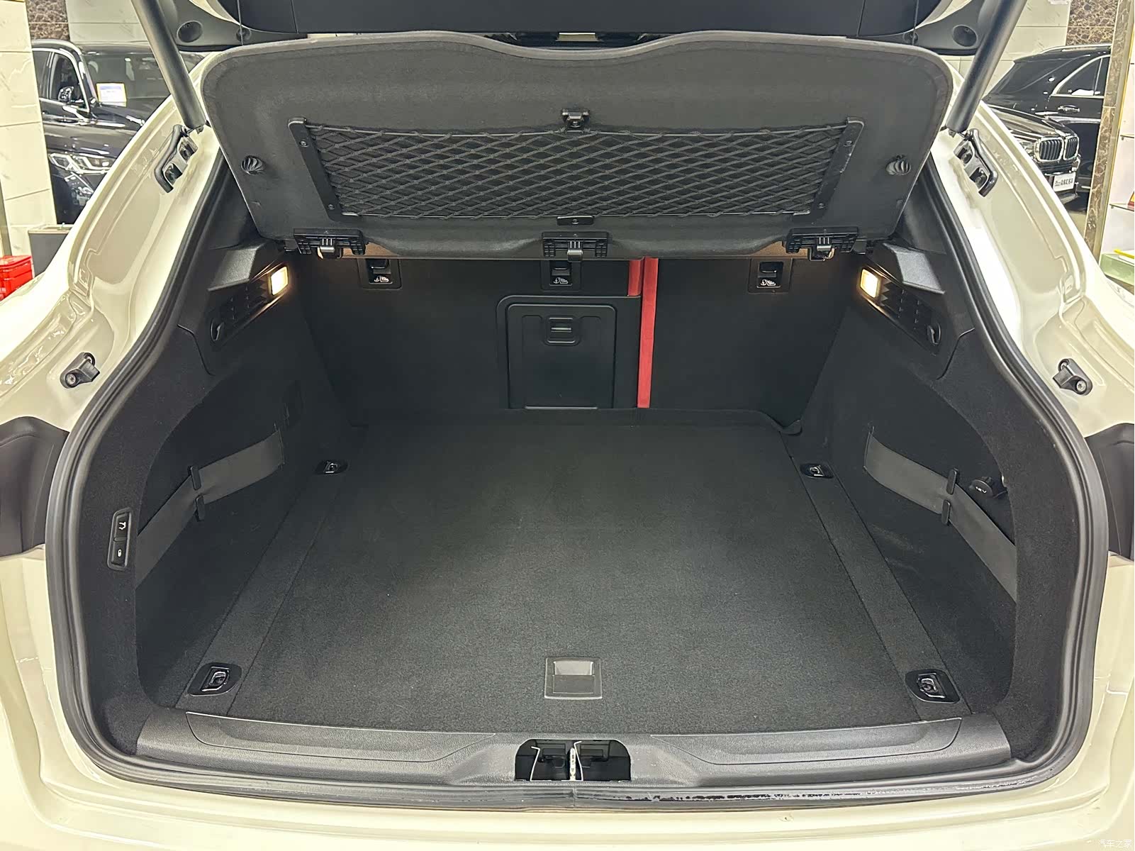 Maserati Levante, 2018 8