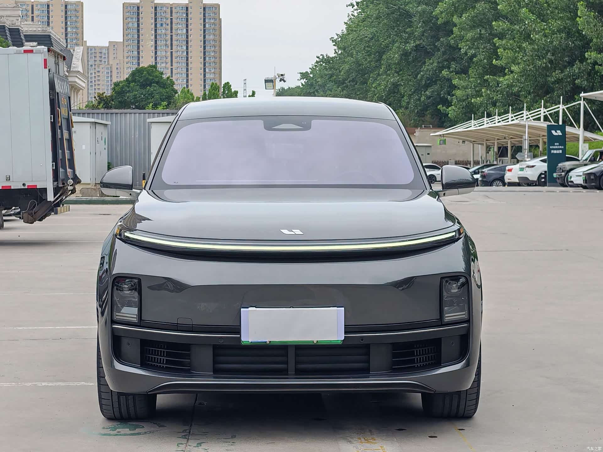 Li Auto L8, 2023 3