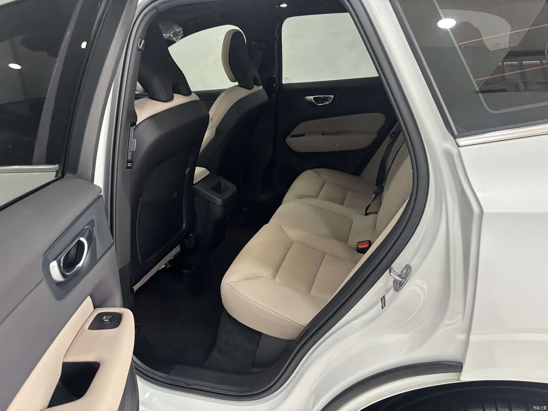 Volvo XC60, 2025 20