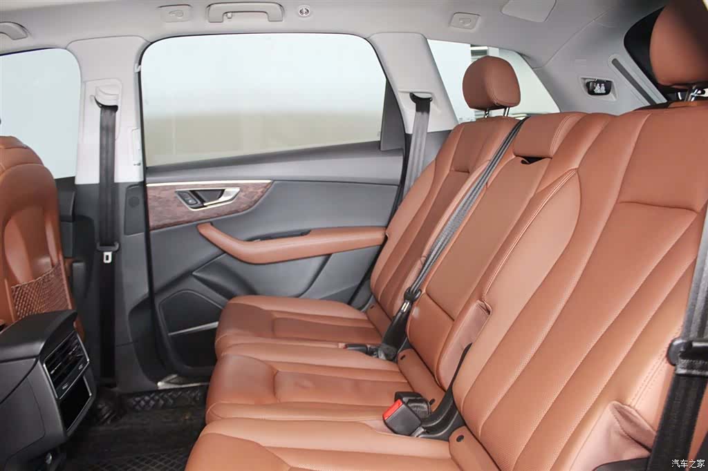 Audi Q7, 2023 8