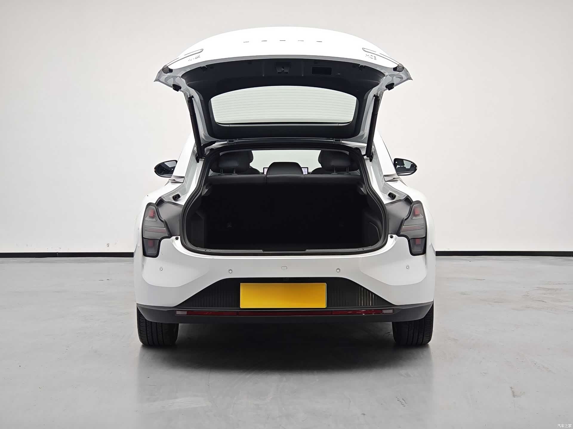 Xpeng Mona M03, 2024 7