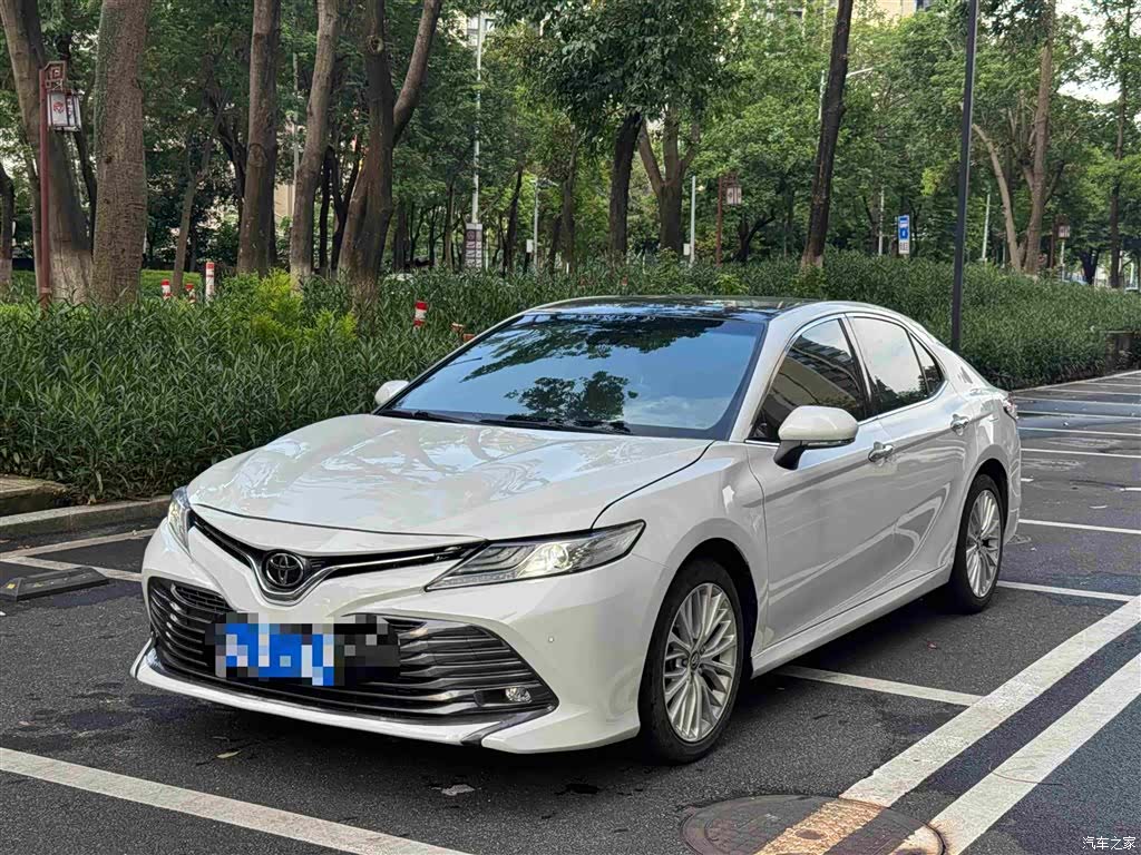 Toyota Camry, 2020 1