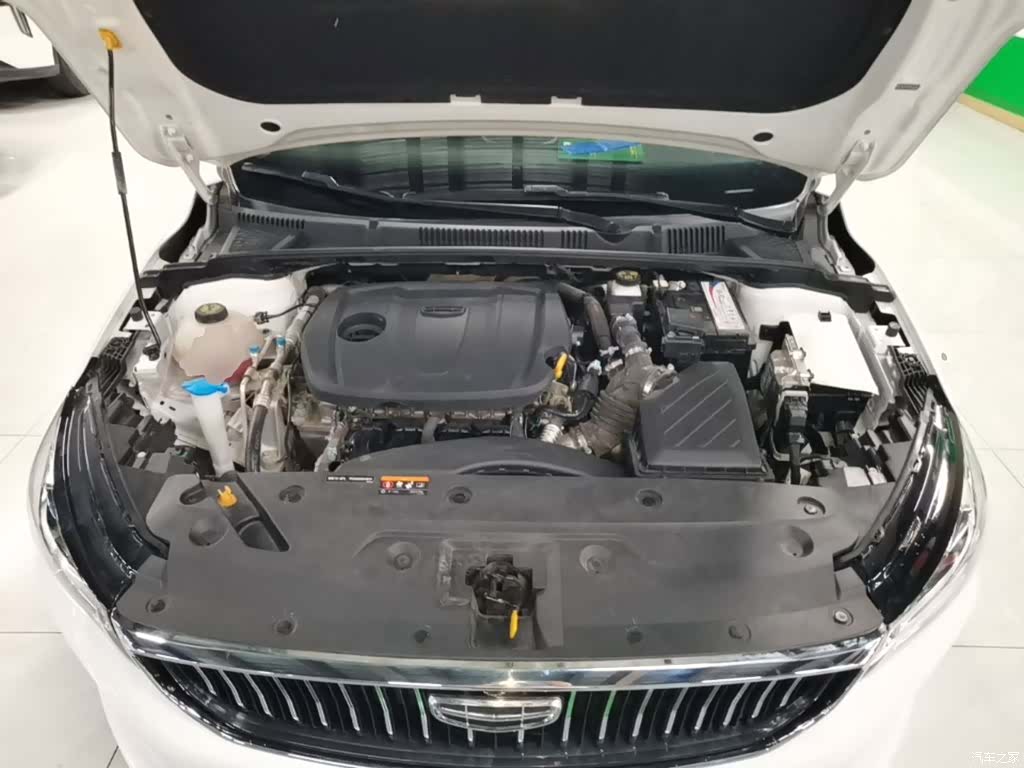 Geely Emgrand, 2023 16