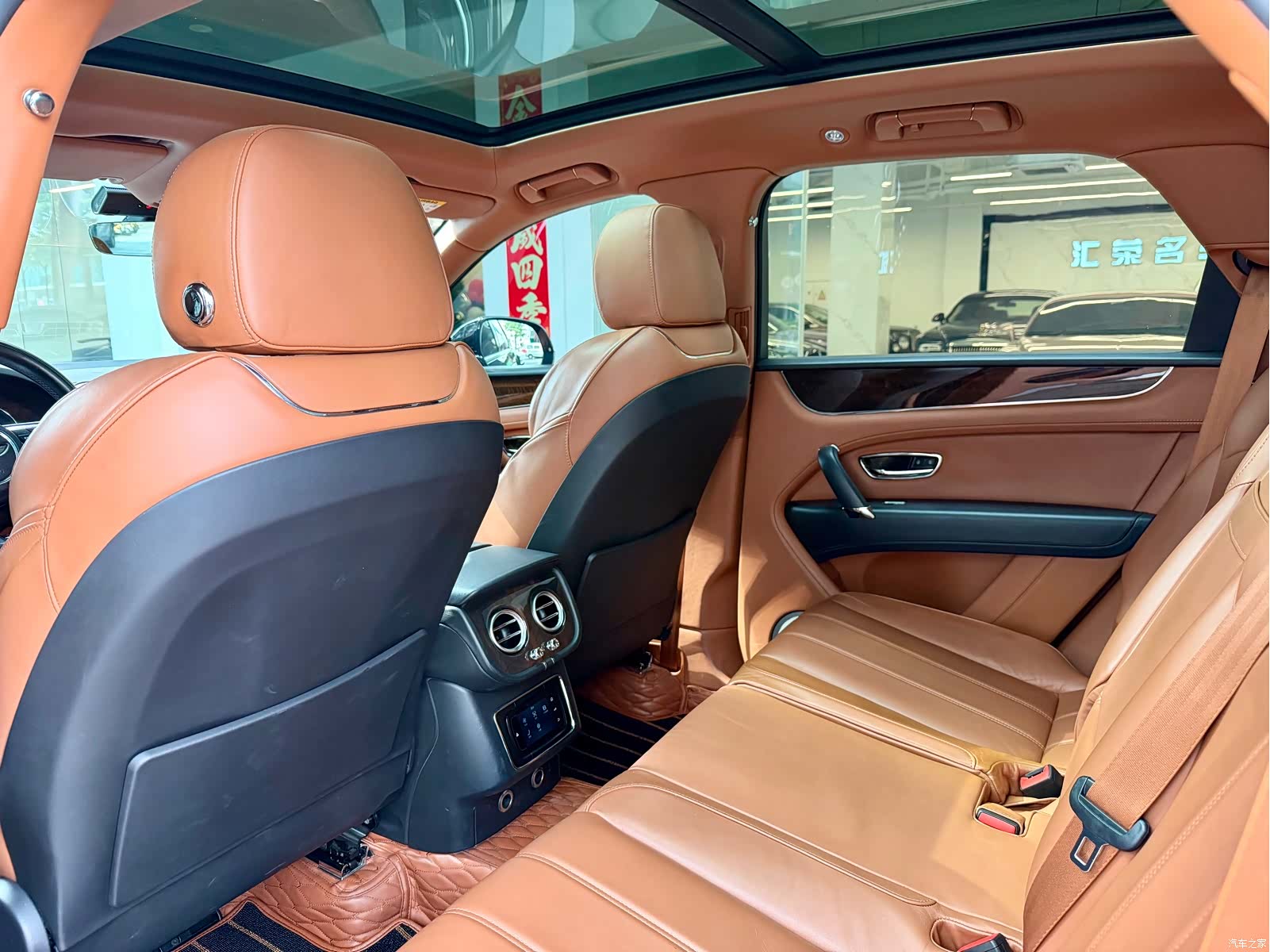 Bentley Bentayga, 2019 6