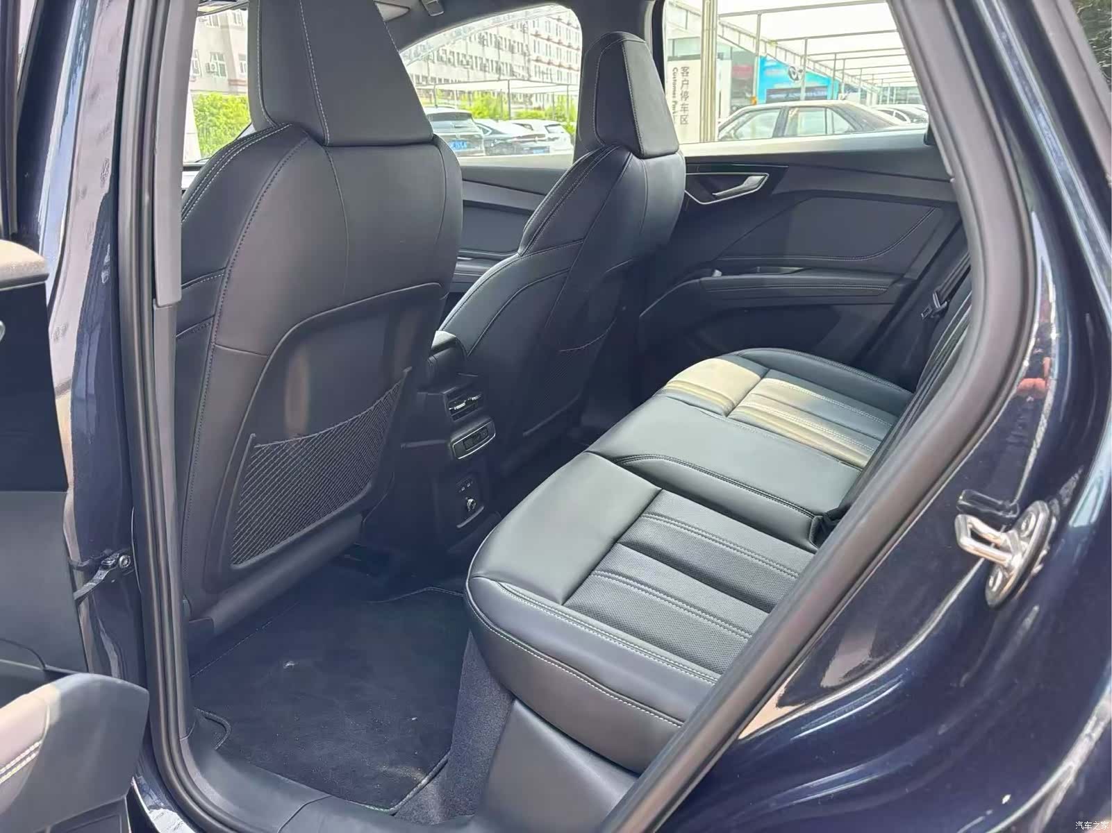 Audi Q4 e-tron, 2024 все фото