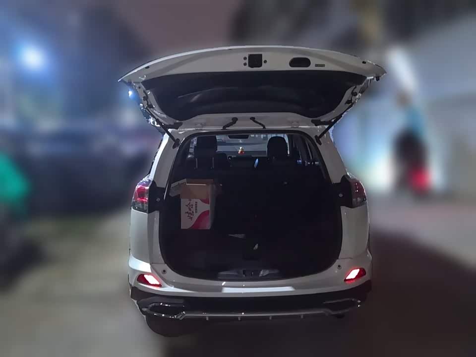 Toyota RAV4 Rongfang