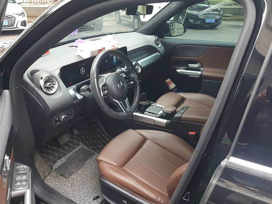 Mercedes-Benz GLB Mercedes-Benz GLB