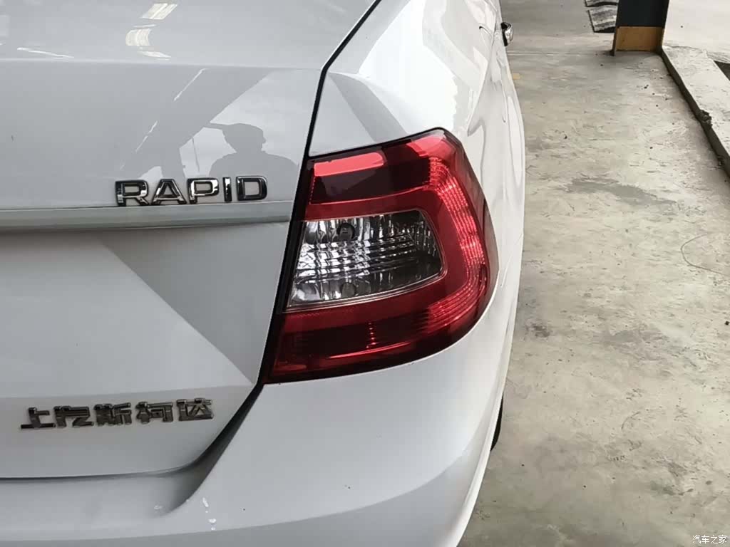 Skoda Rapid, 2017 8