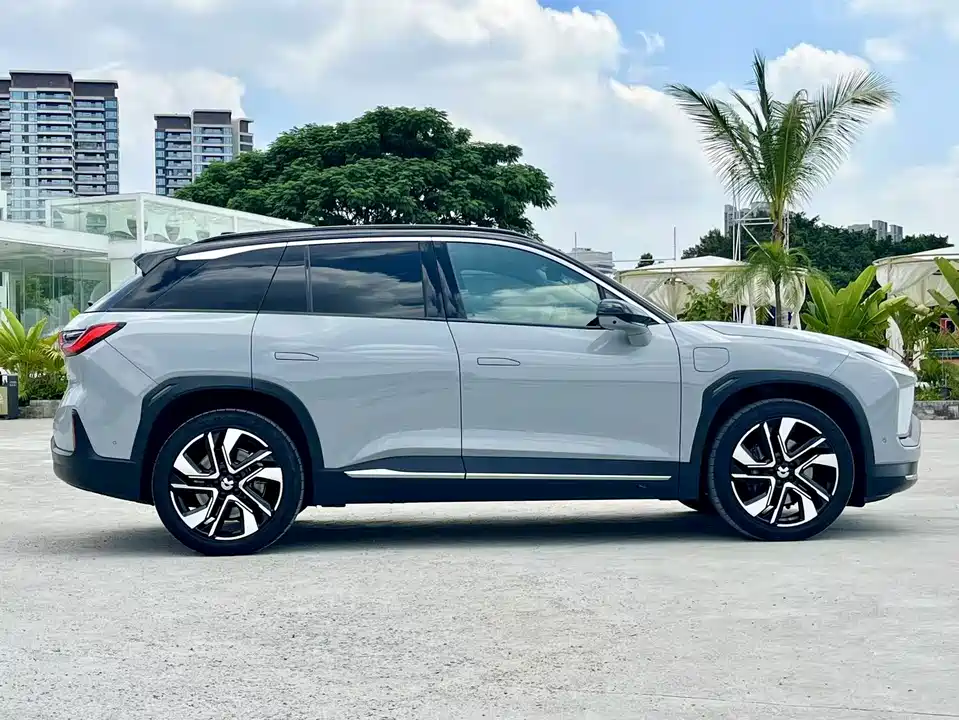 NIO ES6