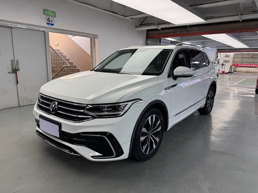 Volkswagen Tiguan L