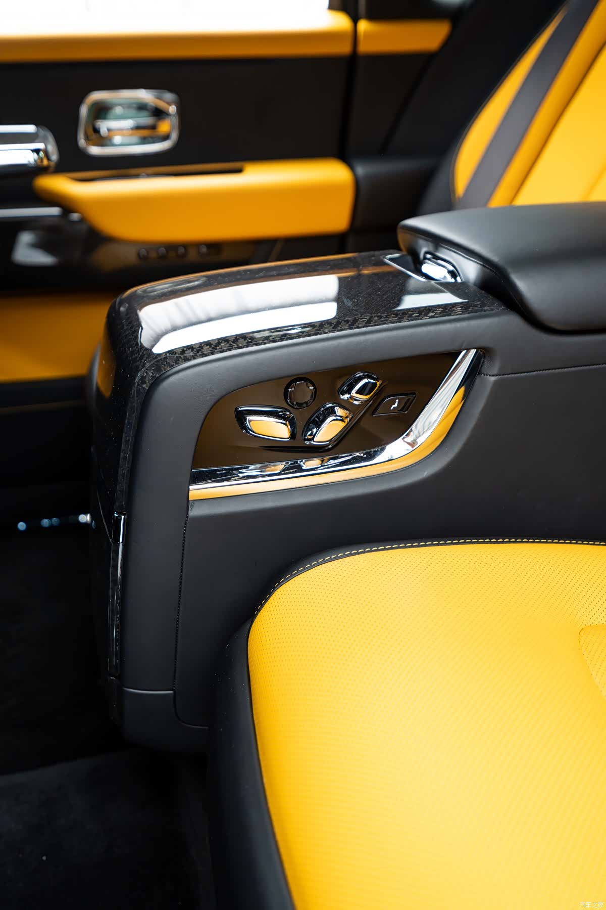 Rolls-Royce Cullinan, 2021 15