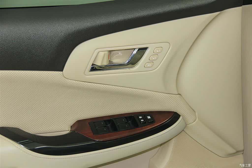 Toyota Crown, 2013 20