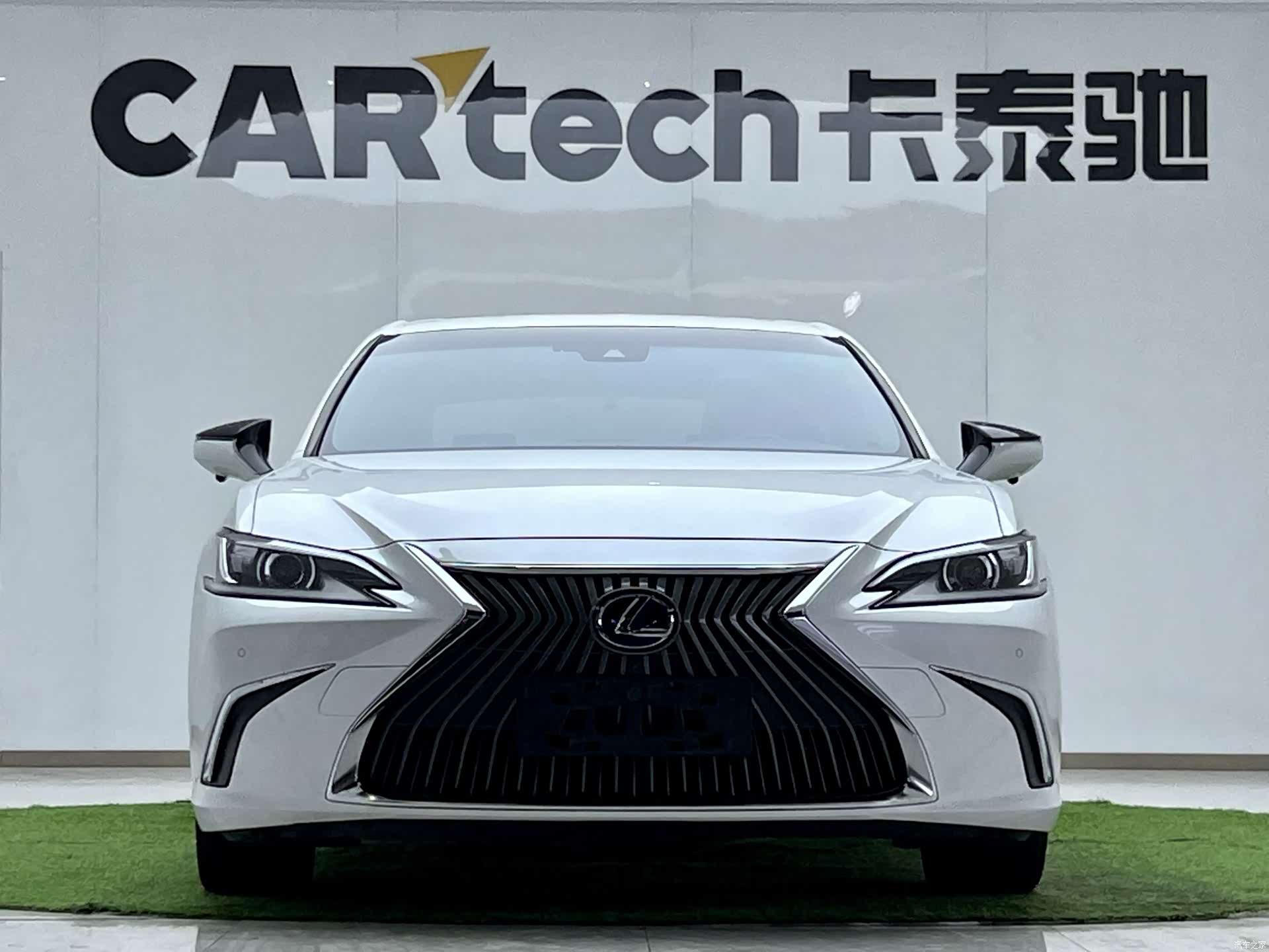 Lexus ES, 2018 18