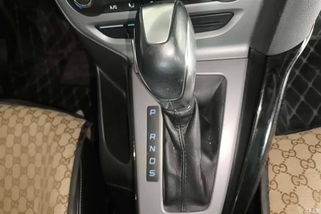 Ford Focus, 2013 16