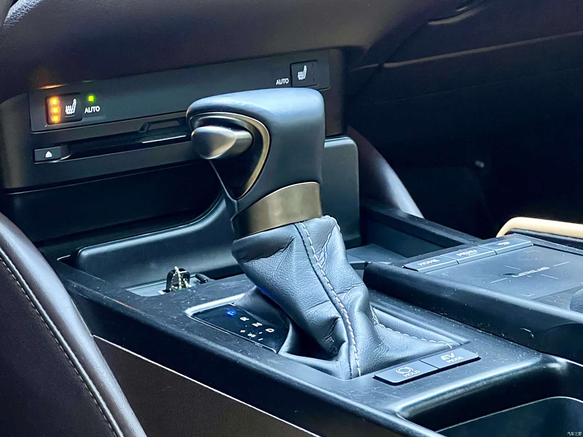 Lexus ES, 2018 21
