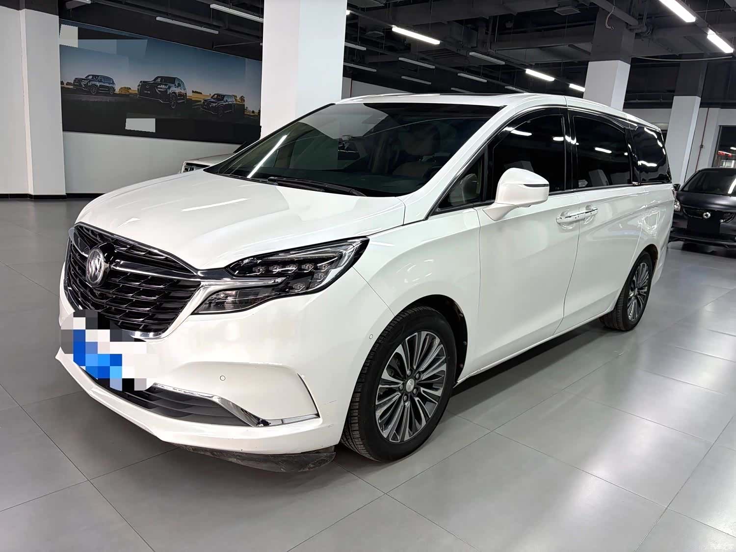 Buick GL8, 2021 1